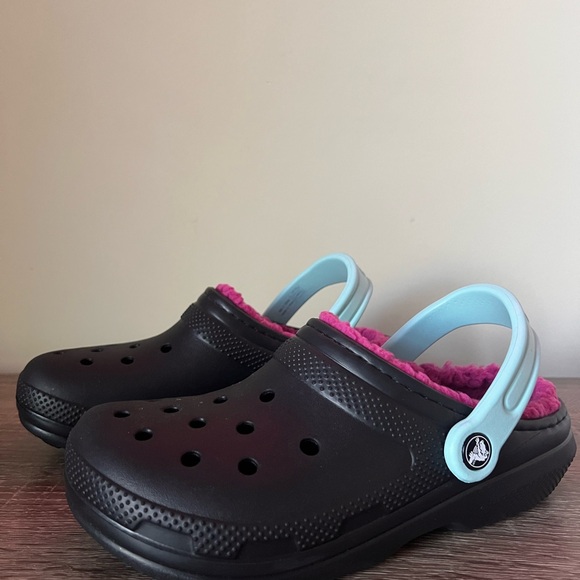 CROCS Shoes - New Crocs Black and Pink Clogs Size 7